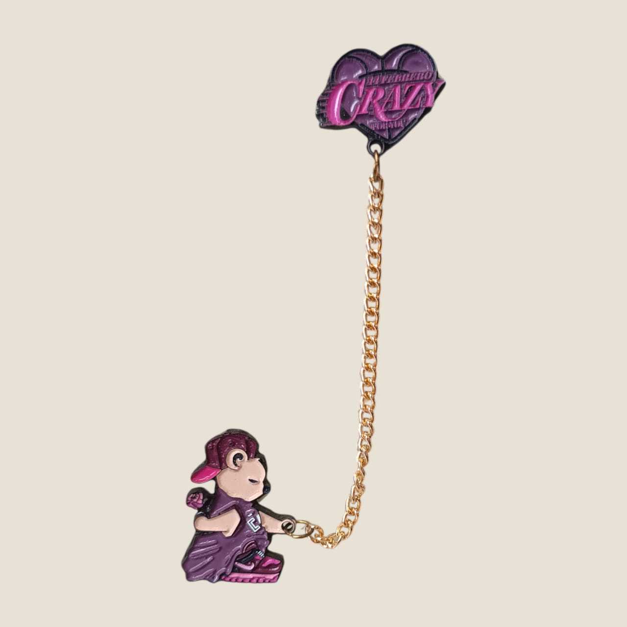 Pin con cadena Crazy for u morado – King Pin mx