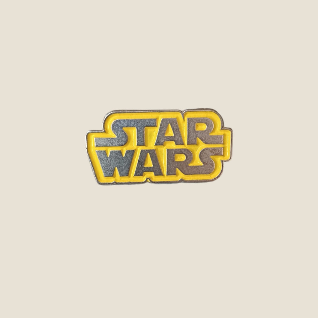 Pin Star Wars Logo Amarillo