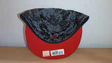 Cargar imagen en el visor de la galería, 59FIFTY Chicago Bulls Digital Camo Reflective
