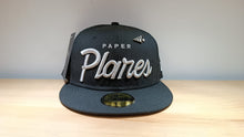 Cargar imagen en el visor de la galería, 59Fifty Paper planes Script
