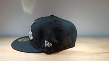 Cargar imagen en el visor de la galería, 59Fifty Paper planes Script
