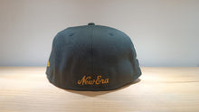 Cargar imagen en el visor de la galería, 59Fifty New Era Jockey 5950day 100th aniversario
