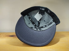 Cargar imagen en el visor de la galería, 59Fifty New Era Script Denim
