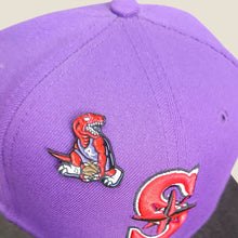 Cargar imagen en el visor de la galería, Pin Toronto Raptors Homenaje a Vince Carter
