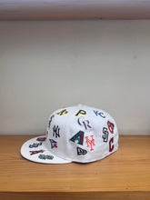 Cargar imagen en el visor de la galería, 59Fifty MLB All Over Blanca
