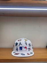 Cargar imagen en el visor de la galería, 59Fifty MLB All Over Blanca
