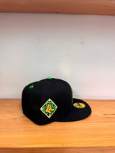Cargar imagen en el visor de la galería, 59Fifty Boston Red Sox St Patrick Day 2026
