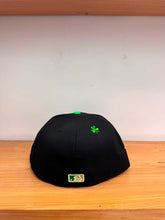 Cargar imagen en el visor de la galería, 59Fifty Boston Red Sox St Patrick Day 2026
