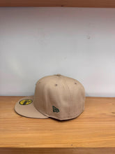 Cargar imagen en el visor de la galería, 59Fifty Chicago White Sox Beige
