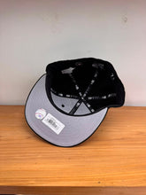 Cargar imagen en el visor de la galería, 59Fifty Chicago White Sox Pattern
