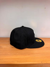 Cargar imagen en el visor de la galería, 59Fifty Chicago White Sox Pattern
