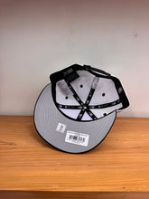 Cargar imagen en el visor de la galería, 9Fifty New York Knicks 2025 Champion
