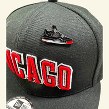 Cargar imagen en el visor de la galería, Pin Air Jordan Retro 4 Bred
