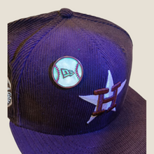 Cargar imagen en el visor de la galería, Pin Pelota New Era Glow In The Dark
