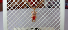 Cargar imagen en el visor de la galería, Pin de cadena Oso zirconia roja
