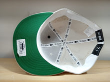 Cargar imagen en el visor de la galería, 5950 NEW ERA 10 AÑOS FRIENDS &amp; FAMILY
