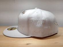 Cargar imagen en el visor de la galería, 5950 NEW ERA 10 AÑOS FRIENDS &amp; FAMILY

