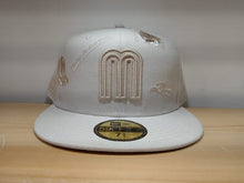 Cargar imagen en el visor de la galería, 5950 NEW ERA 10 AÑOS FRIENDS &amp; FAMILY
