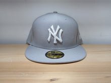 Cargar imagen en el visor de la galería, 5950 YANKEES MLB GREY
