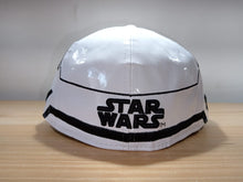 Cargar imagen en el visor de la galería, Gorra 5950 edicion STAR WARS STORM TROOPER
