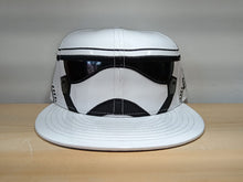 Cargar imagen en el visor de la galería, Gorra 5950 edicion STAR WARS STORM TROOPER

