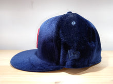 Cargar imagen en el visor de la galería, BOSTON RED SOX VELVET 5950
