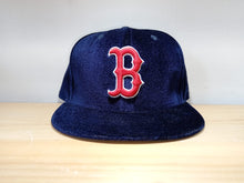 Cargar imagen en el visor de la galería, BOSTON RED SOX VELVET 5950
