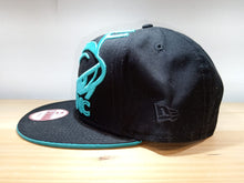 Cargar imagen en el visor de la galería, AKOLATRONIC SNAPBACK
