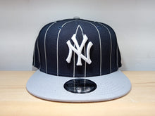 Cargar imagen en el visor de la galería, NY YANKEES STRIPES
