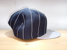Cargar imagen en el visor de la galería, NY YANKEES STRIPES
