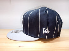 Cargar imagen en el visor de la galería, NY YANKEES STRIPES
