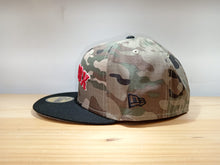 Cargar imagen en el visor de la galería, Boston Red Sox Camo Crow 5950
