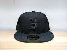 Cargar imagen en el visor de la galería, RED SOX BOSTON TRIPLE BLACK MLB 5950
