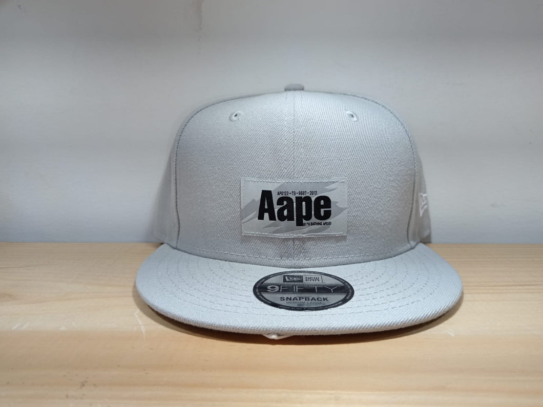 APE GRIS SNAPBACK BAPE