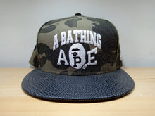 Cargar imagen en el visor de la galería, A BATHING APE BAPE CAMO SNAPBACK
