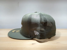 Cargar imagen en el visor de la galería, Supreme Box Logo Mesh Back New Era Olive
