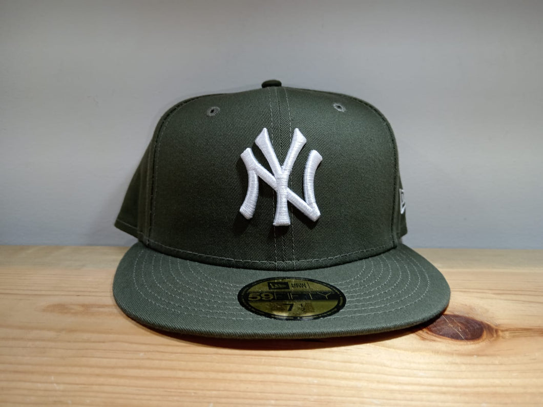 Gorra New York Yankees League Essential Olive 5950