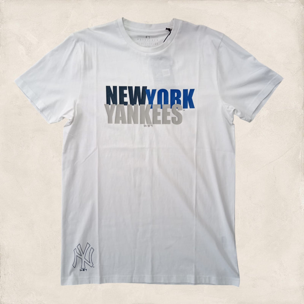 Playera New York Yankees Colour Block Wordmark White