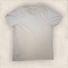 Cargar imagen en el visor de la galería, Playera New Era Cap Size logo
