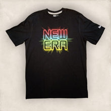 Cargar imagen en el visor de la galería, Playera New Era Scrip Logo Multi-tone
