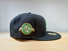 Cargar imagen en el visor de la galería, 59Fifty New York Metallic Green Pop
