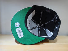 Cargar imagen en el visor de la galería, 59Fifty New York Metallic Green Pop
