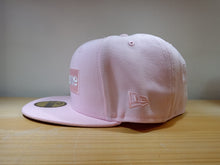 Cargar imagen en el visor de la galería, 59Fifty Supreme x New Era x Sharpie Pink
