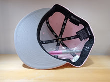 Cargar imagen en el visor de la galería, 59Fifty Supreme x New Era x Sharpie Pink
