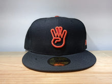 Cargar imagen en el visor de la galería, Gorra 5950 WEST SIDE LOVE edición SF GIANTS
