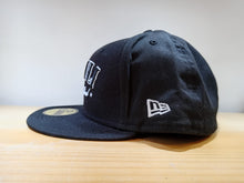 Cargar imagen en el visor de la galería, 59Fifty St. Pauli JustFitteds Exclusive New Era Cap glow

