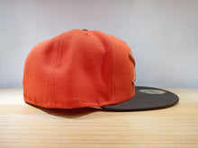 Cargar imagen en el visor de la galería, 59Fifty JustFitteds Orange Metallic

