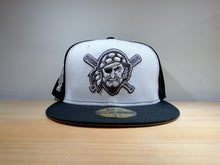 Cargar imagen en el visor de la galería, 59Fifty Pirates Ying and Yang
