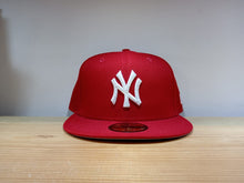 Cargar imagen en el visor de la galería, 59Fifty New York Yankees Basica Roja
