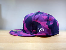 Cargar imagen en el visor de la galería, 59Fifty BAPE x MLB New Era White Sox Purple
